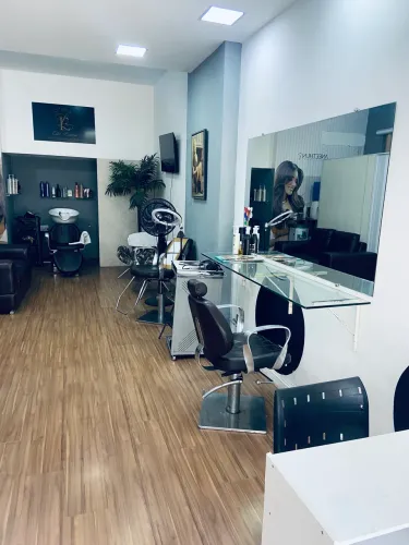 ? OPORTUNIDADE PARA PROFISSIONAIS DA BELEZA