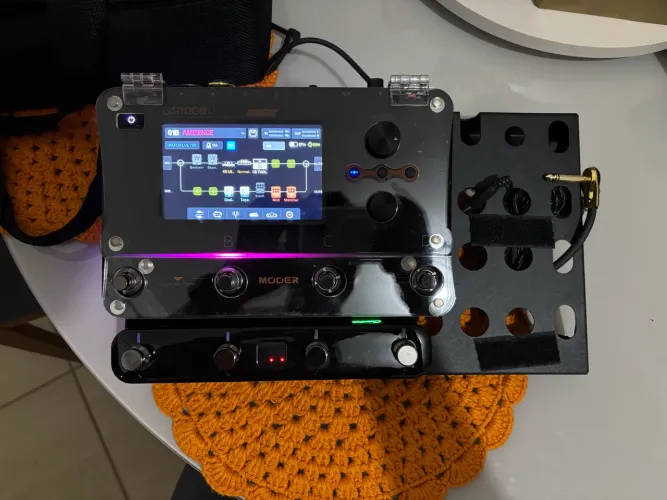 Pedaleira de Guitarra Mooer GS1000LI