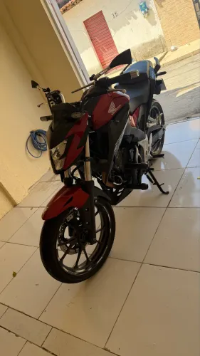 Moto CB300f mais nova de Fortaleza Particular