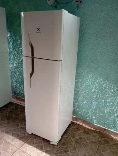 GELADEIRA ELECTROLUX FREE 261L