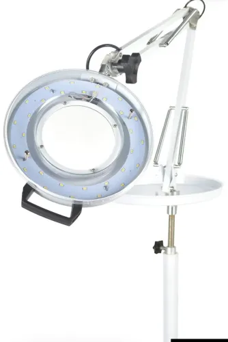 LUMINÁRIA DE LED COM LUPA, BANDEJA E TRIPÉ 