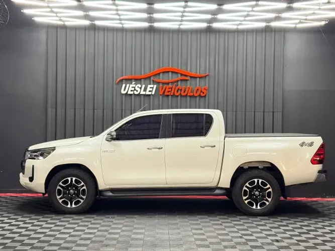 Toyota Hilux CD SRX 4X4 2.8 TDI 16V Diesel Aut. 2022