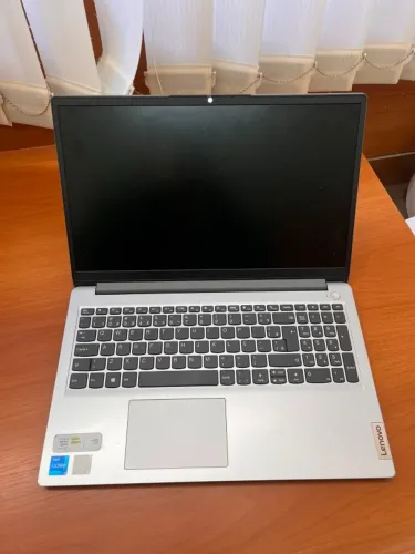 Notebook Lenovo IdeaPad 1i Intel Core i7-1255U 16GB 512GB SSD Windows 11 Home 15.6" 82VY00