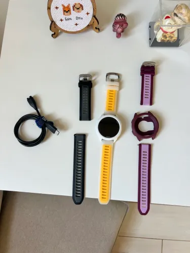 Garminn forerunner 165 preto + cabo original + duas pulseiras