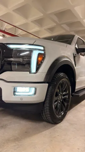 Ford F-150 Lariat Black 4X4 5.0 V8 2024