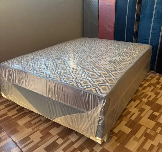 Cama box casal de espuma nova no plástico tudo completo entrega grátis ?