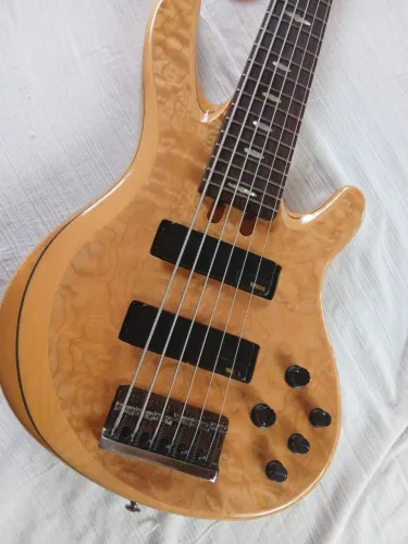 Baixo Yamaha trb 1006j