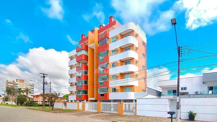 Apartamento com 3 dormitórios para alugar dia - Centro - Guaratuba/PR