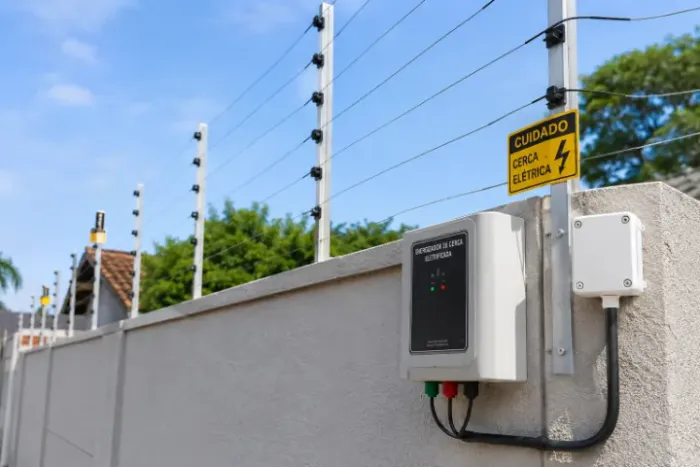 CERCA ELÉTRICA, INSTALAÇÃO DE CERCA ELÉTRICA, SEGURANÇA, AUTOMÓVEL, CONDOMÍNIO.