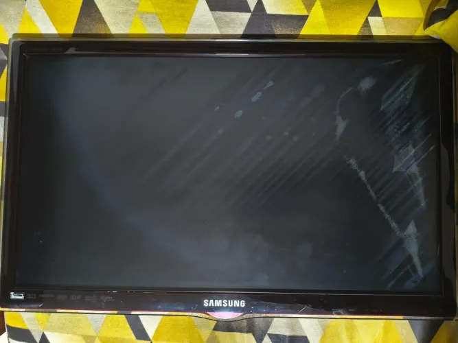 T24A550 (TV MONITOR 24 SAMSUNG | Modelo: LT24A550LBMZD