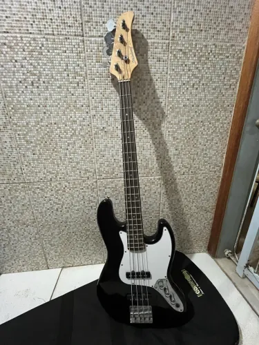 Vendo Contrabaixo Strinberg 4 cordas