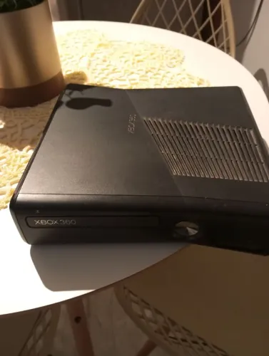 Somente console Xbox 360 desbloqueado