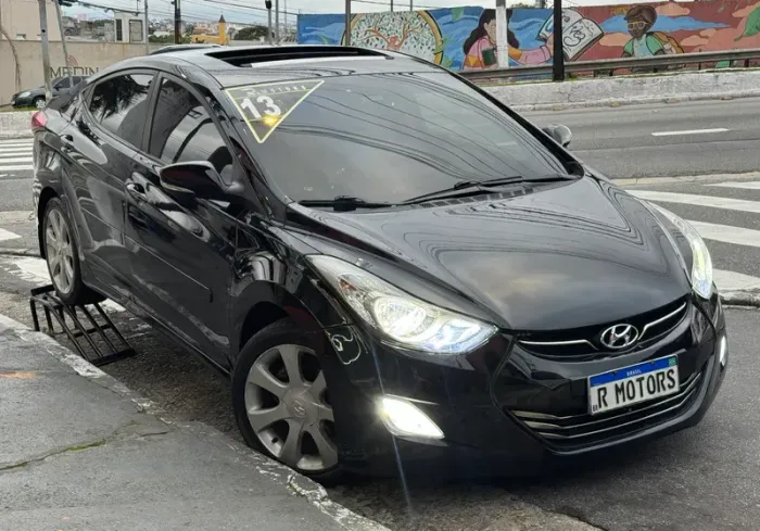 Hyundai Elantra GLS 1.8 16V Aut. 2013
