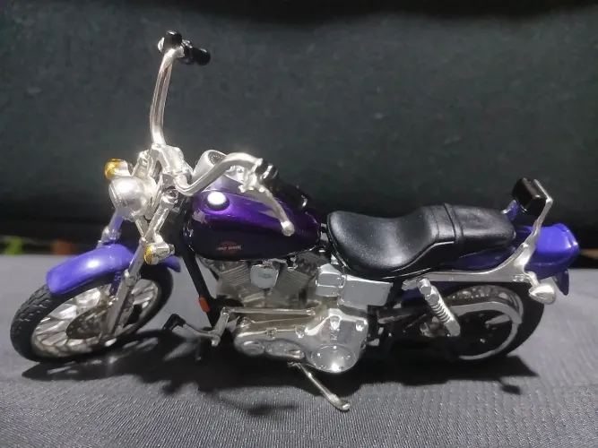 Miniatura Maisto Harley Davidson 2001 