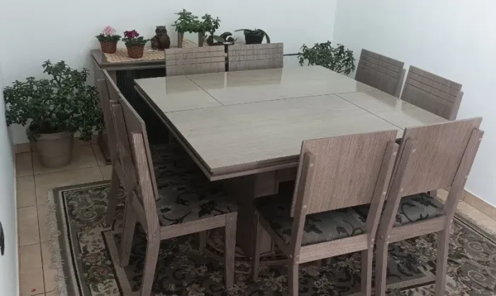 Mesa e balcão, conjunto c/8 lugares.