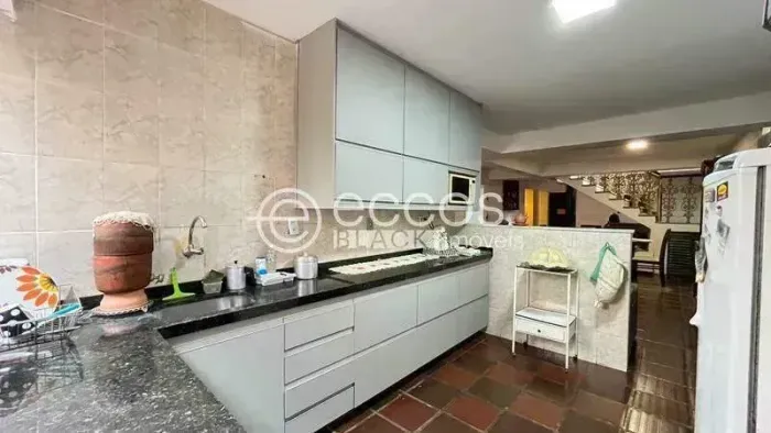 Casa à venda, 7 quartos, 2 suítes, 8 vagas, Serra - Belo Horizonte/MG