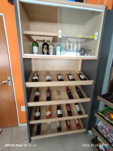 Adega MDF Com Portas de Vidro