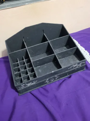 Caixa organizada de maquiagem 