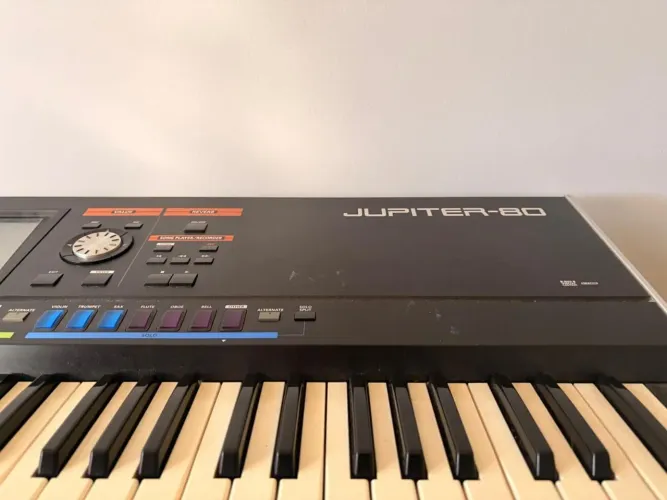 Teclado Roland Jupiter 80