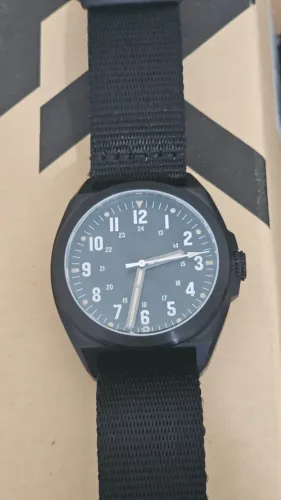 Relógio RZE Valour 38 - Obsidian Black Automatic Titanium Field Watch