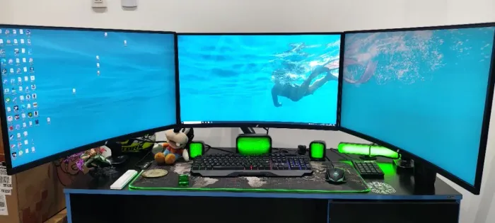 Vendo 3 monitores curvo de 27" Superframe
