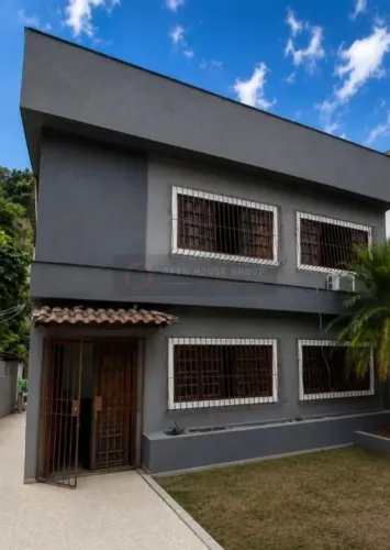 CASA EM SÃO FRANCISCO - 400M², 5 QUARTOS E SALA COM 2 AMBIENTES