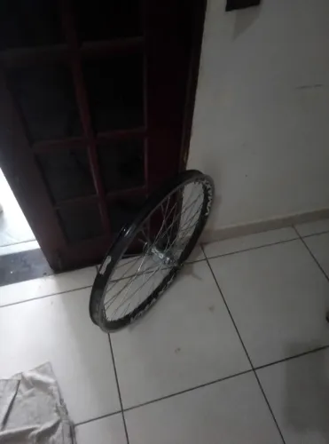2 Pneu aro 26 e 1 jante de bicicleta aro 26