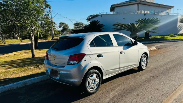 Chevrolet Onix JOY Hatch 1.0 8V Flex Mec. 4P 2018