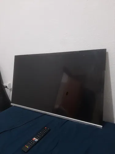 Vendo TV com tela quebrada