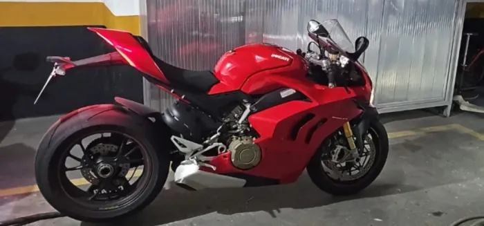 Ducati panigale v4s 2020