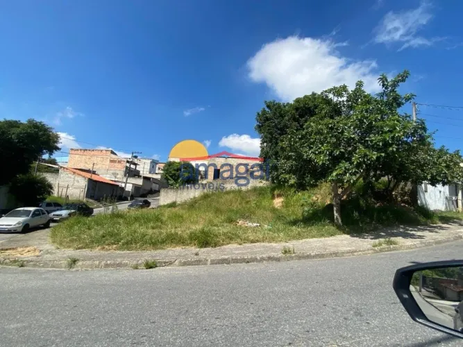 Terreno à Venda com 579mt² no bairro Primeiro de Maio em Jacareí