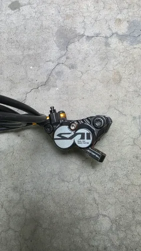 Freio shimano saint 4 pistão 