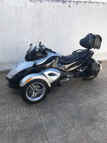CAN AM SPYDER ACESSORIOS
