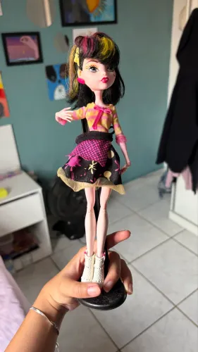 Boneca Monster High Draculaura Art Class