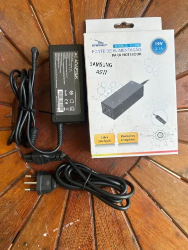 Fonte de Alimentação para Notebook 45W 19V 2.1A GRASEP D-520B