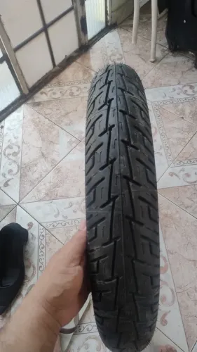 Pneu com câmera