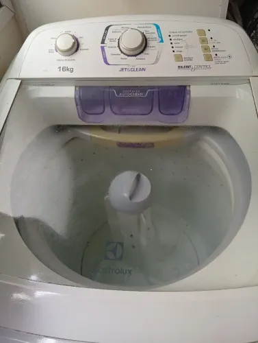 Vendo máquina lavar para retirada de peças