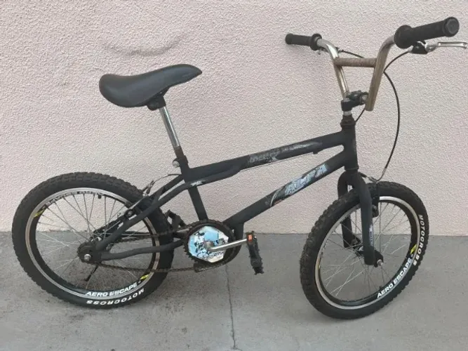 Bicicleta Aro 20 - Estilo BMX