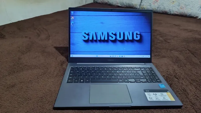 NOTEBOOK SAMSUNG BOOK CORE i3 11ª GERAÇÃO RAM 8GB SSD 256 GB TELA 15.6 TECLADO NUMÉRICO