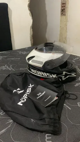 Capacete