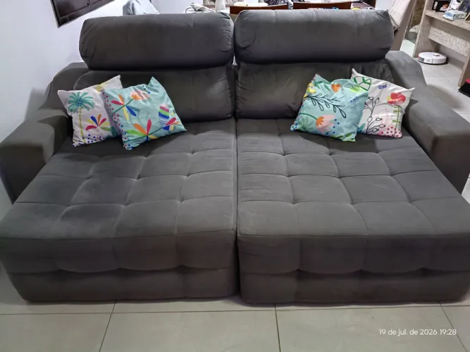 Vendo sofá retrátil de molas 2,40 m