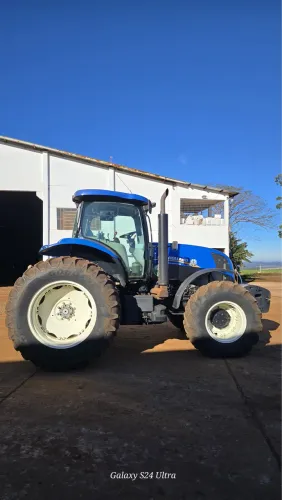 New holland T7