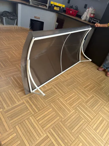 Vendo Toldo 2 M x 0,90 cm . Valor : 500,00