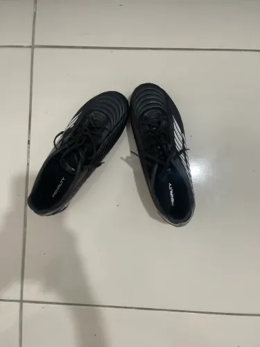 Vendo chuteira pênalti nova demais 