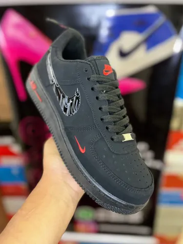 Tênis Airforce preto com detalhes vermelho a pronta entrega