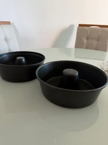 Formas de 24cm e 22cm.