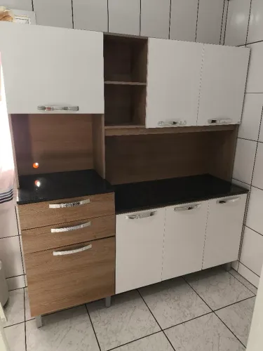 Vendo, armário de cozinha Itatiaia completo usado valor:550,00reais tô: *!!