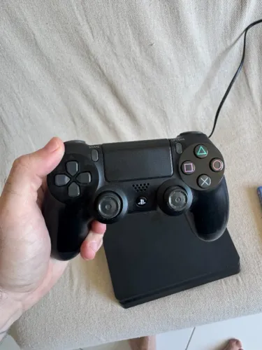 PS4 Slim 500GB Completo na Caixa + 1 Controle + 9 Jogos Top