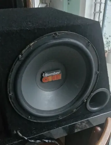 Subwoofer 12" Bomber One 175W RMS + Caixa Acústica Dutada
