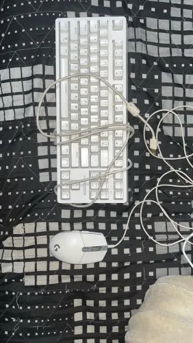 Mouse Logitech G203 + Teclado Kross - Com Defeito